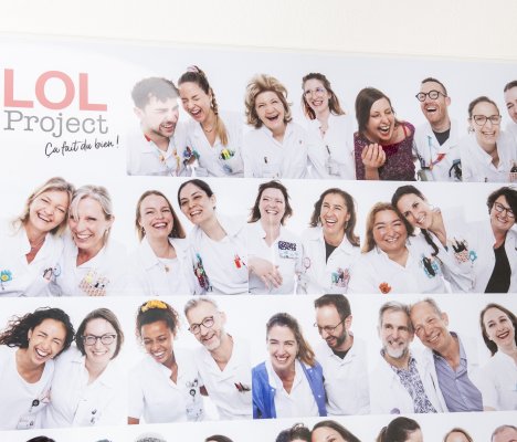 Photo de mosaïque de portraits du personnel des unités de soins intensifs pédiatriques et de néonatologie aux HUG